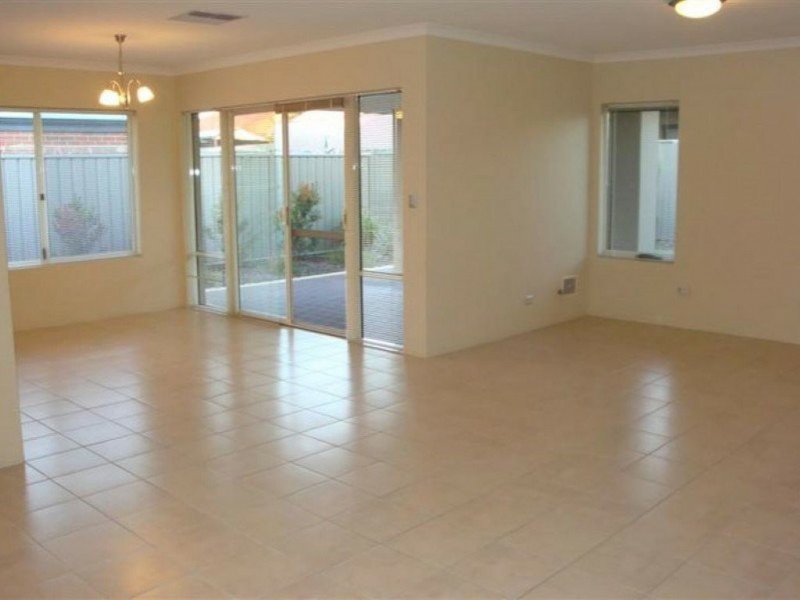 6 Weybridge Drive, Wellard WA 6170