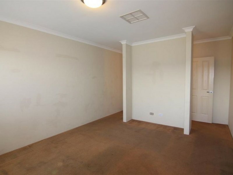 6 Weybridge Drive, Wellard WA 6170