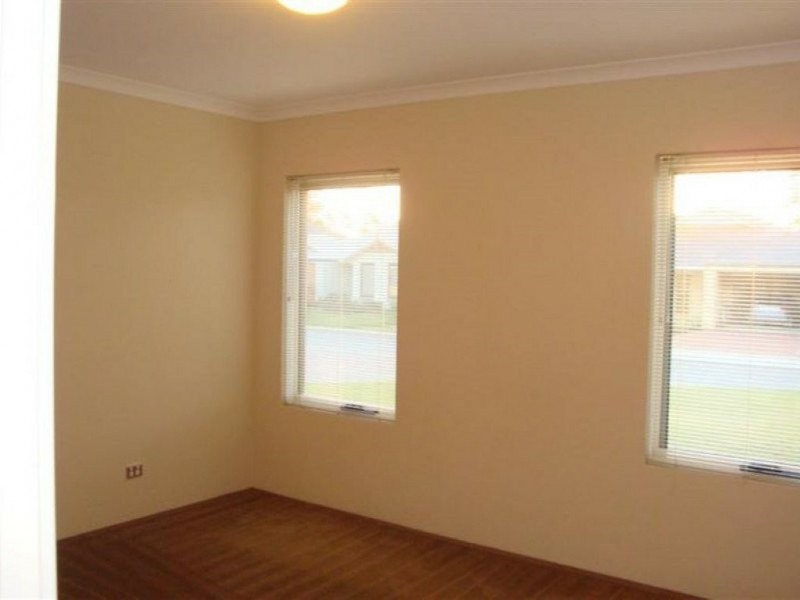 6 Weybridge Drive, Wellard WA 6170