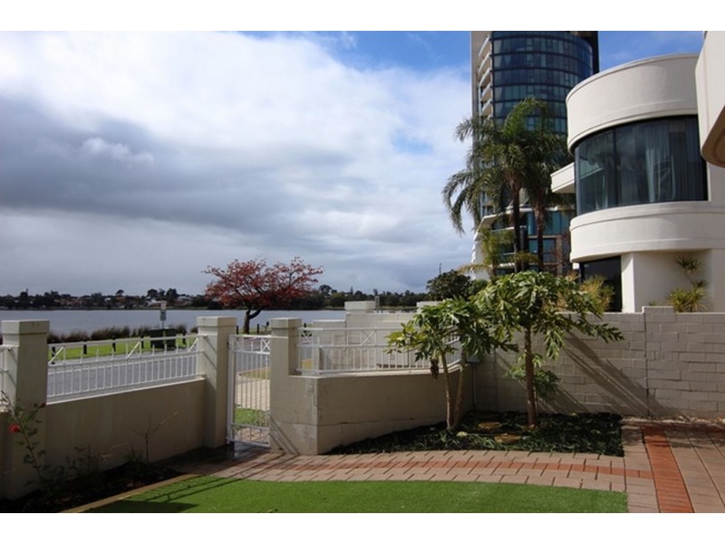 63B Canning Beach Road, Applecross WA 6153