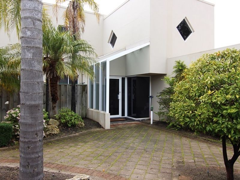 63B Canning Beach Road, Applecross WA 6153