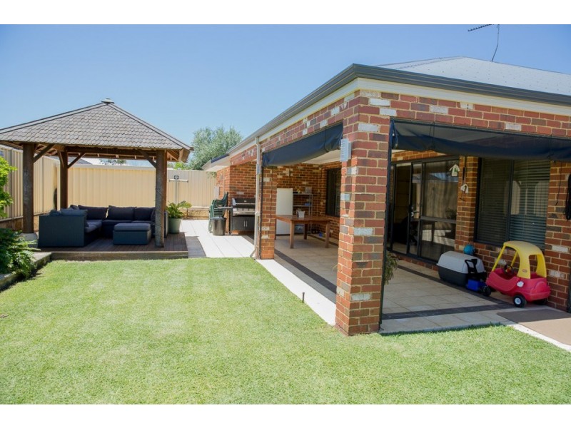40 Jackadder Avenue, Hammond Park WA 6164