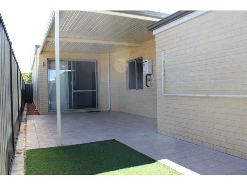 2/41 Bellazario Promenade, Aveley WA 6069