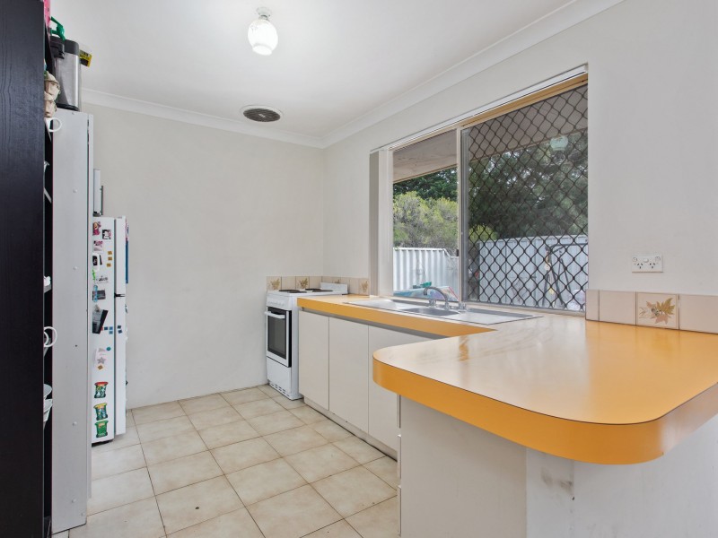 3 McLernon Place, South Lake WA 6164