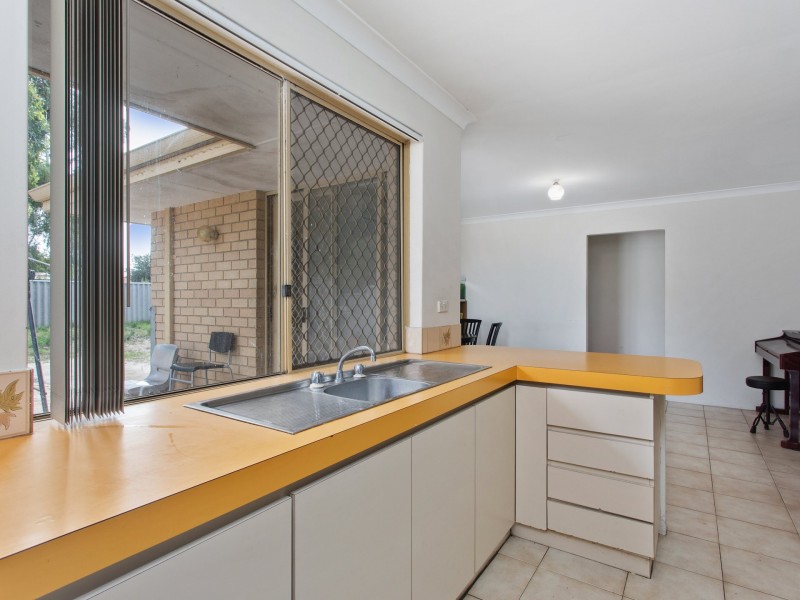 3 McLernon Place, South Lake WA 6164