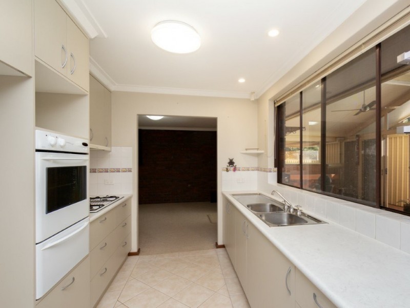 25 Cobalt Place, Riverton WA 6148