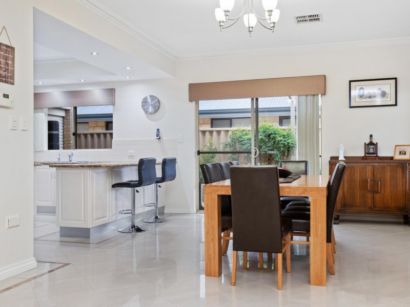 22 Chivalry Way, Atwell WA 6164