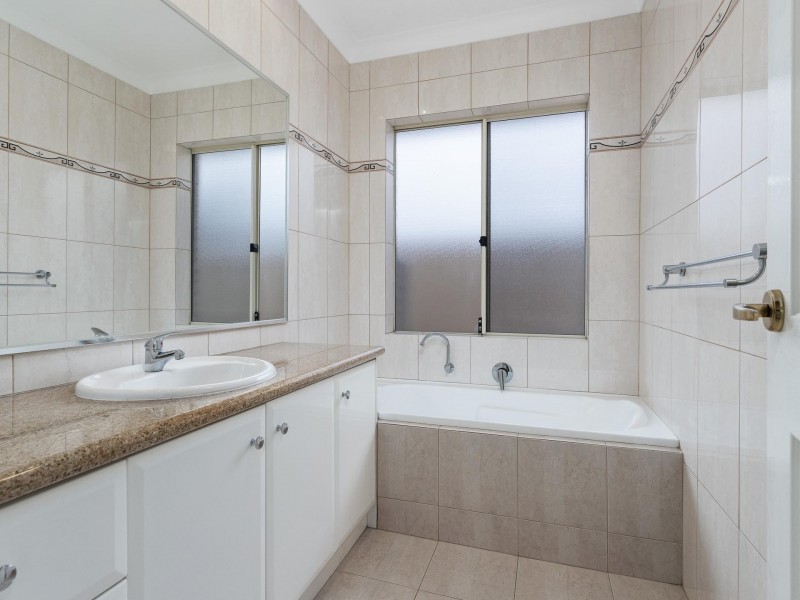 22 Chivalry Way, Atwell WA 6164