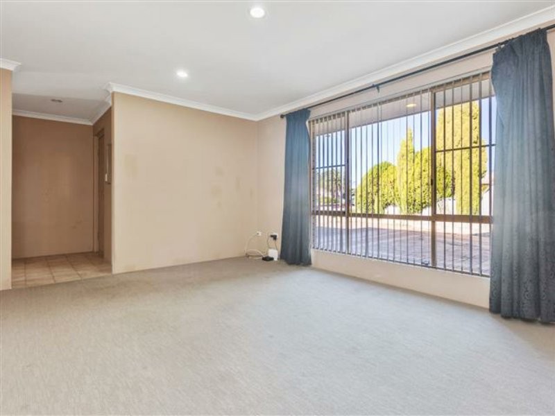 7b Medlar Grove, South Lake WA 6164