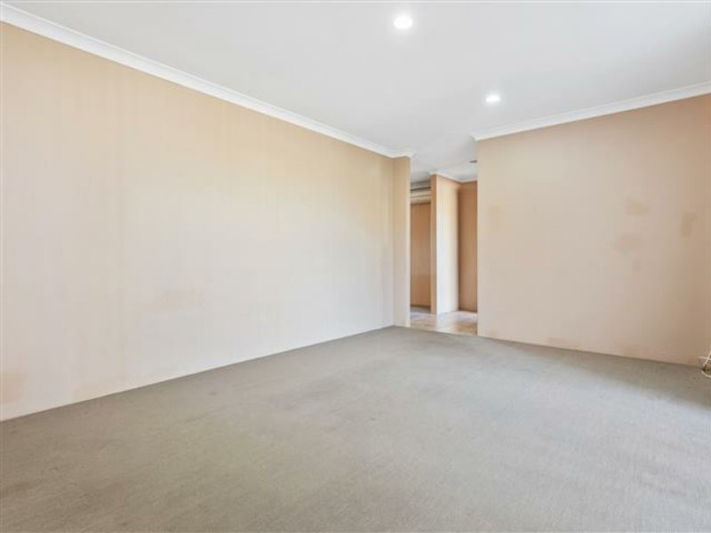 7b Medlar Grove, South Lake WA 6164