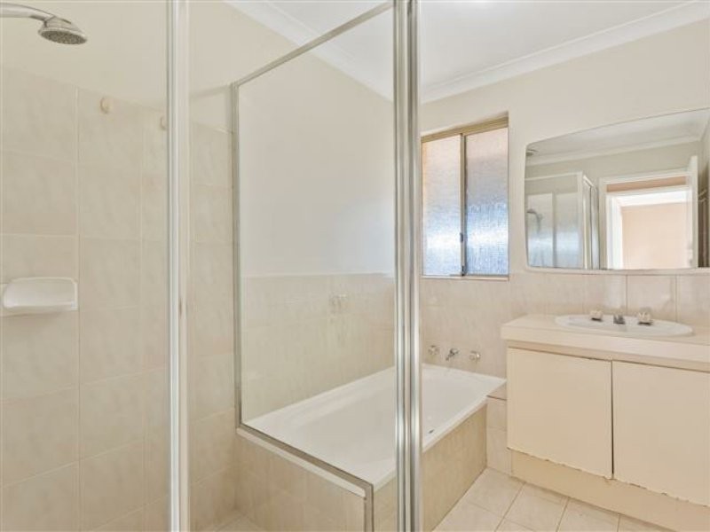 7b Medlar Grove, South Lake WA 6164