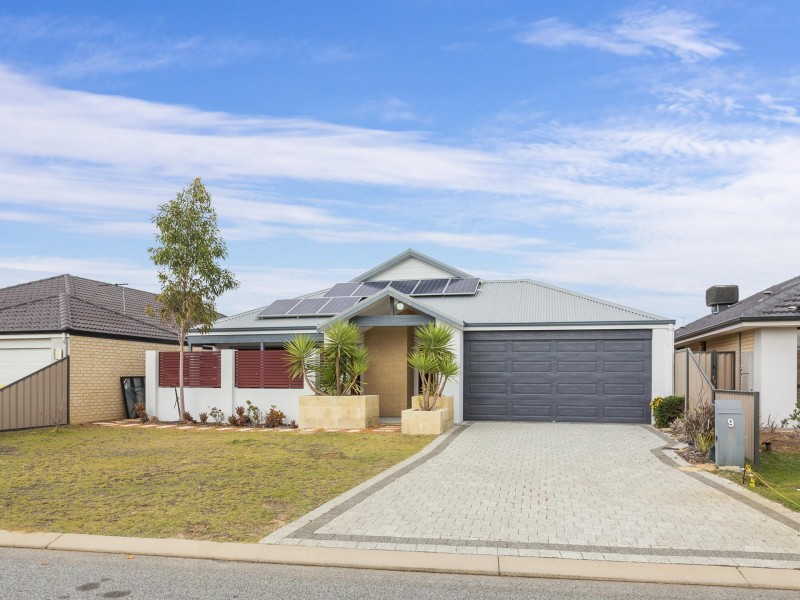9 Montpellier Way, Piara Waters WA 6112