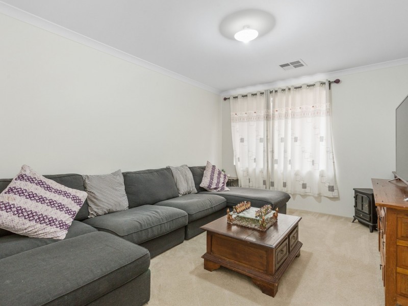 9 Montpellier Way, Piara Waters WA 6112