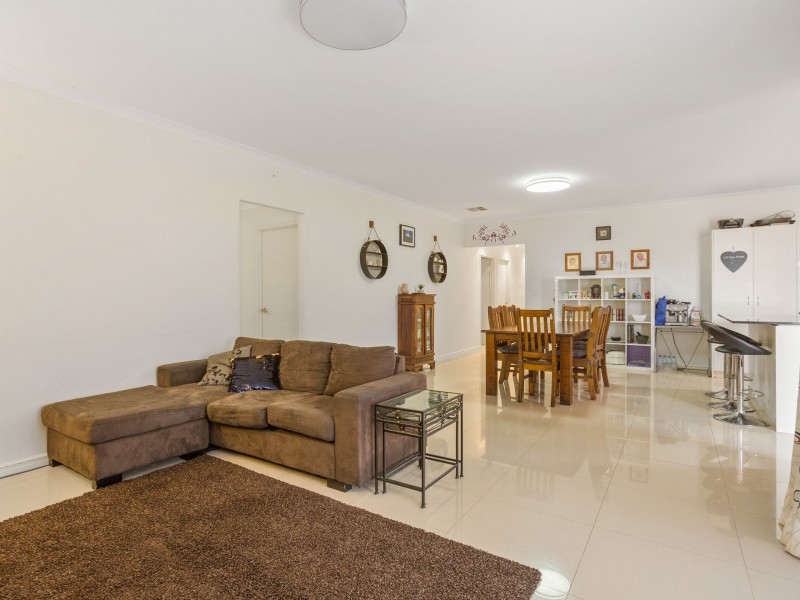9 Montpellier Way, Piara Waters WA 6112