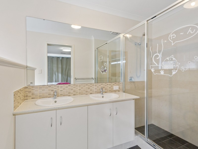 9 Montpellier Way, Piara Waters WA 6112