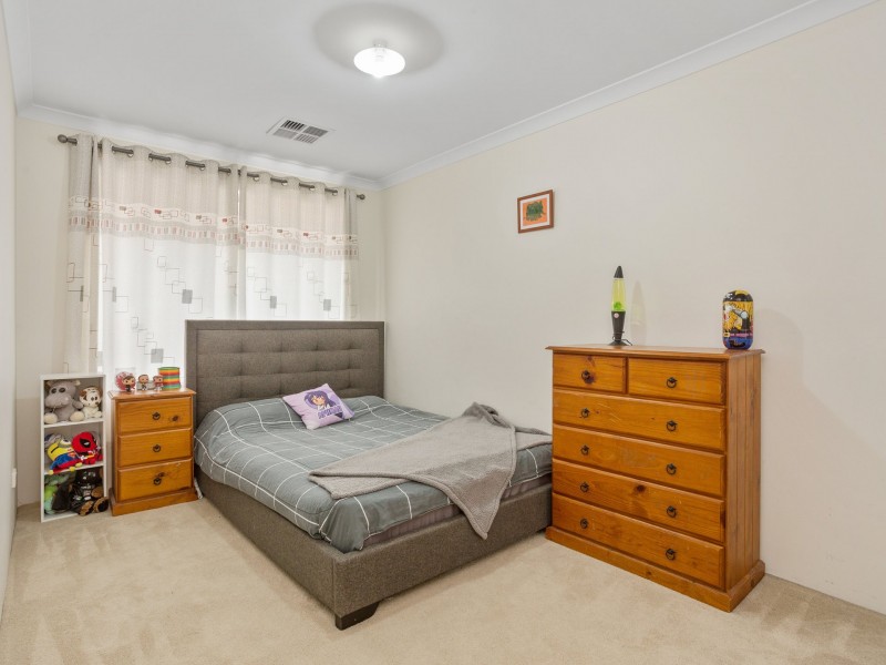 9 Montpellier Way, Piara Waters WA 6112