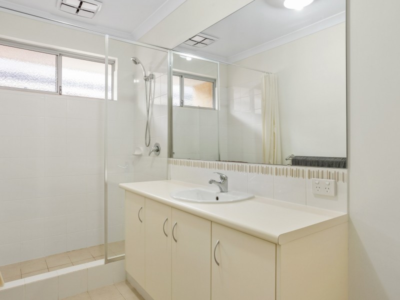 9 Montpellier Way, Piara Waters WA 6112