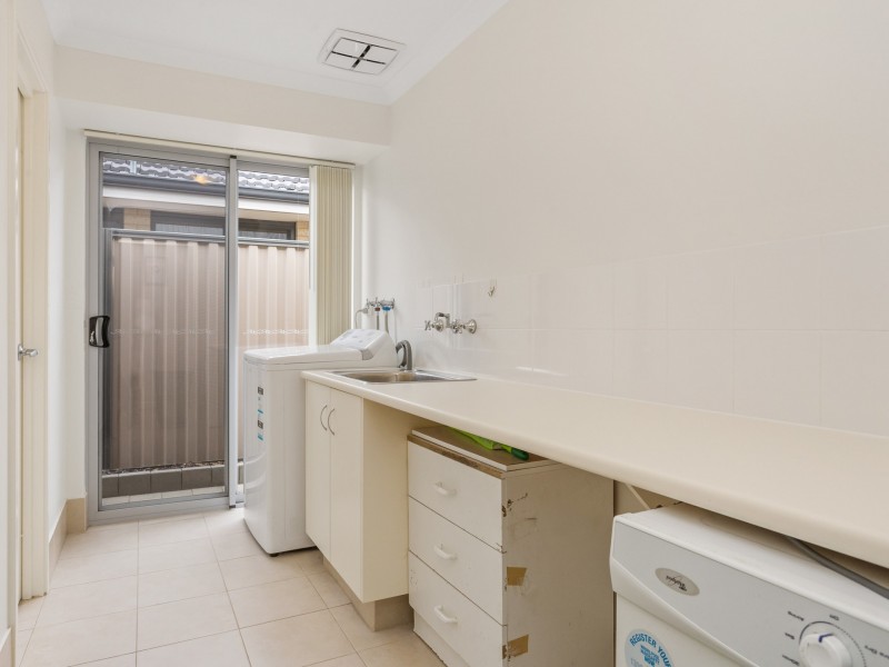 9 Montpellier Way, Piara Waters WA 6112