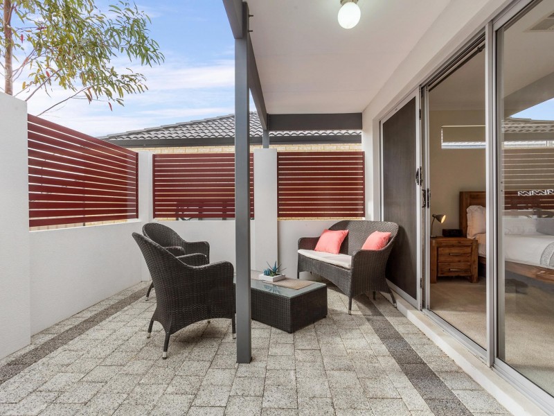 9 Montpellier Way, Piara Waters WA 6112