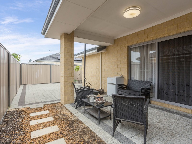 9 Montpellier Way, Piara Waters WA 6112