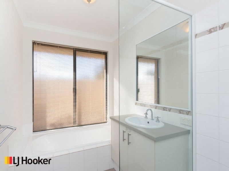 31 Frankenia Turn, Success WA 6164