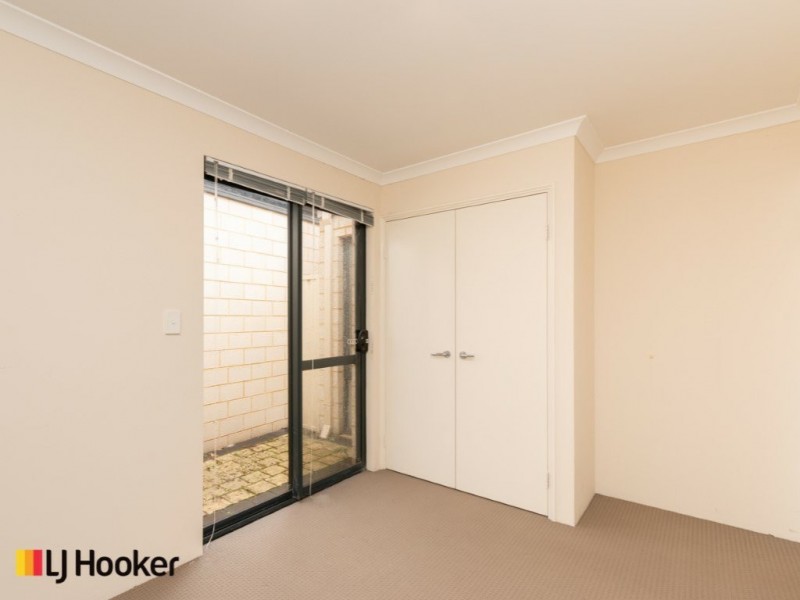 35 Mariposa Gardens, Success WA 6164