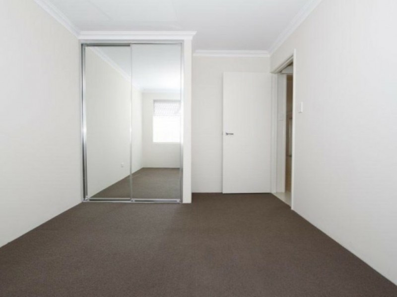 2 Weymouth Road, Aubin Grove WA 6164