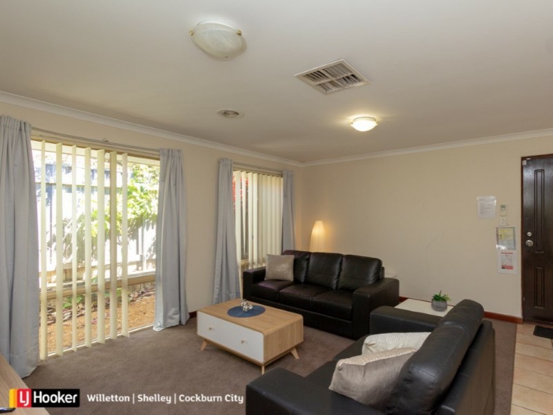 27 Eastleigh Loop, Currambine WA 6028