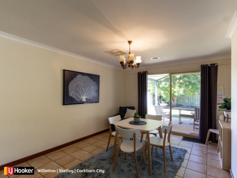 27 Eastleigh Loop, Currambine WA 6028