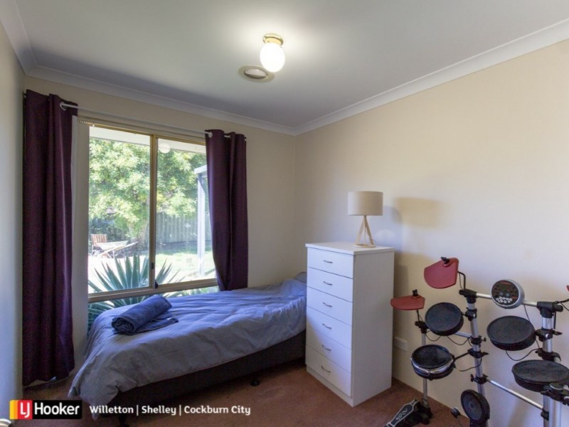 27 Eastleigh Loop, Currambine WA 6028
