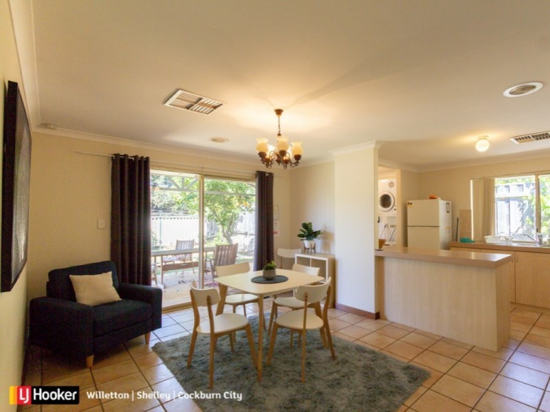 27 Eastleigh Loop, Currambine WA 6028