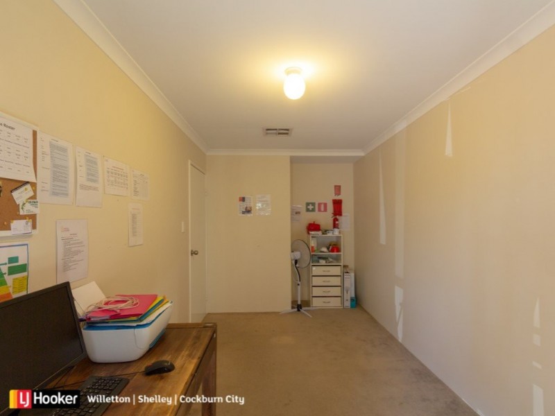 27 Eastleigh Loop, Currambine WA 6028