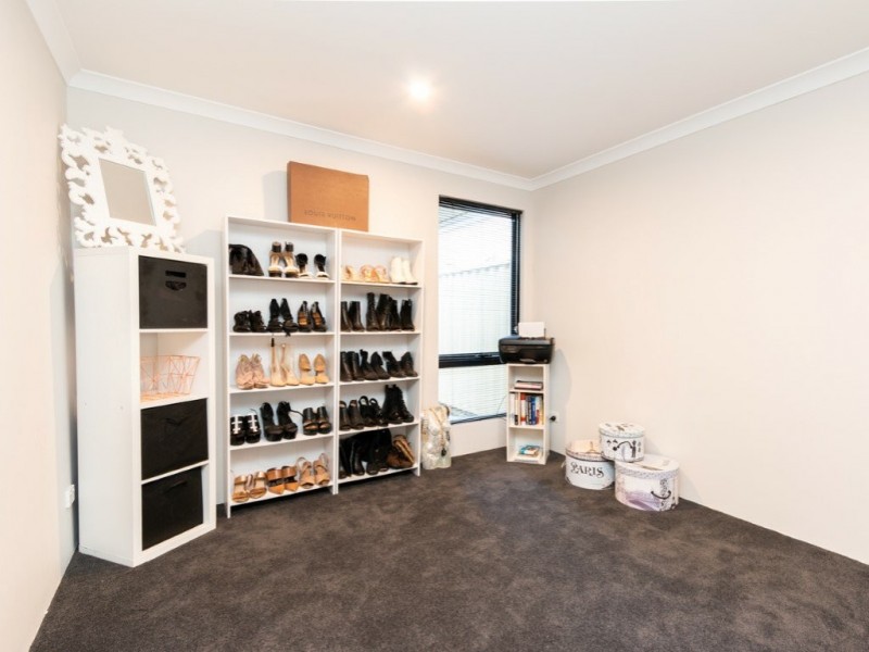 3 Irvine Parade, Hammond Park WA 6164