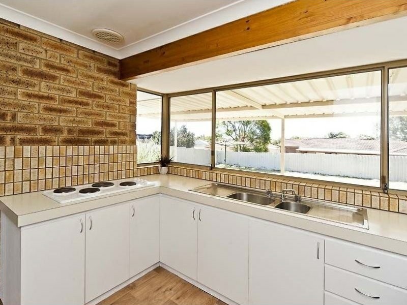 91 Elderberry Drive, South Lake WA 6164