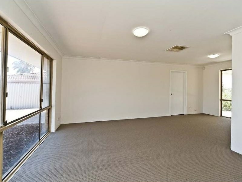 91 Elderberry Drive, South Lake WA 6164