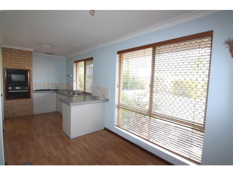 7/8 Neon Close, Parkwood WA 6147