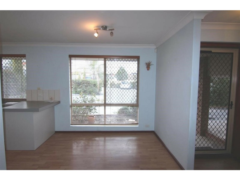 7/8 Neon Close, Parkwood WA 6147