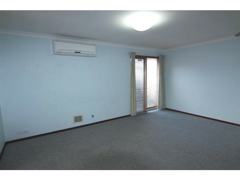 7/8 Neon Close, Parkwood WA 6147