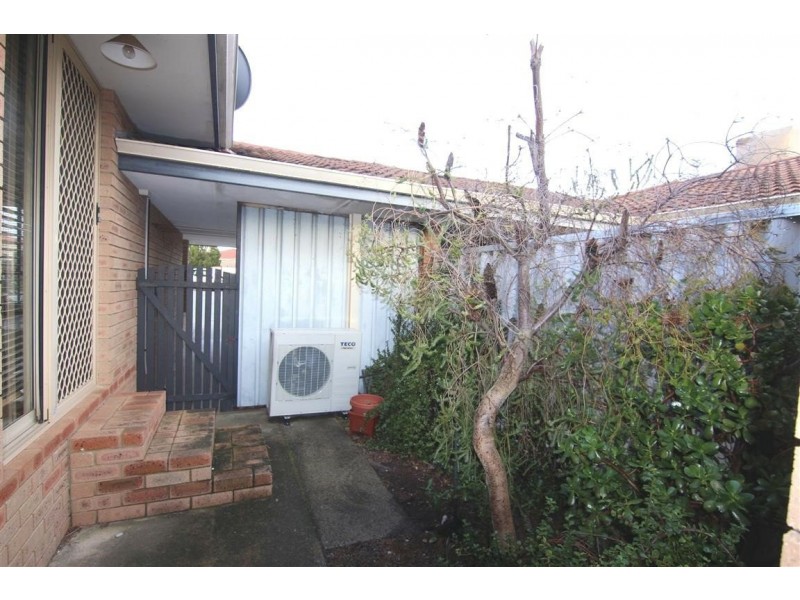 7/8 Neon Close, Parkwood WA 6147