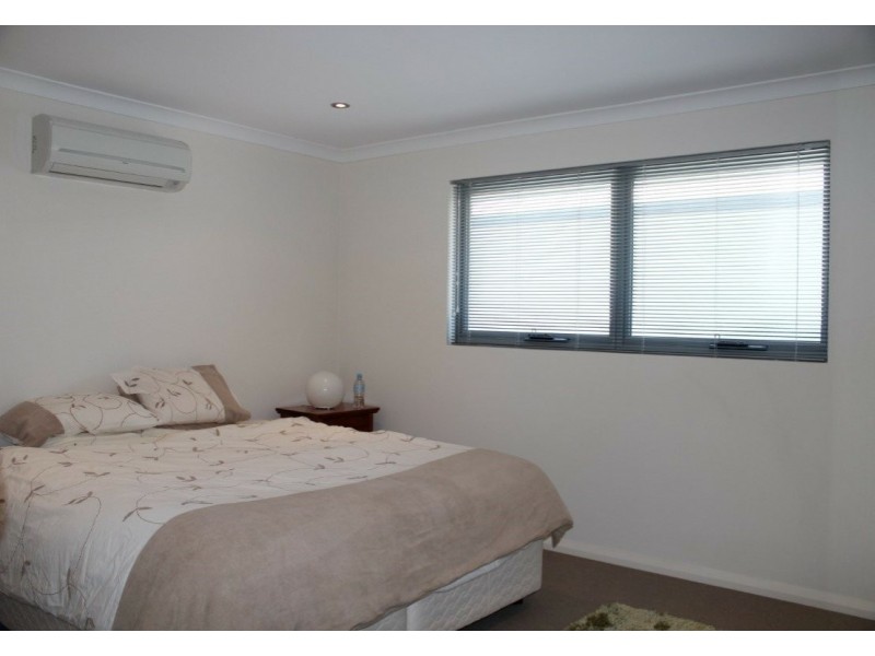 4/15 Suttor Drive, Success WA 6164