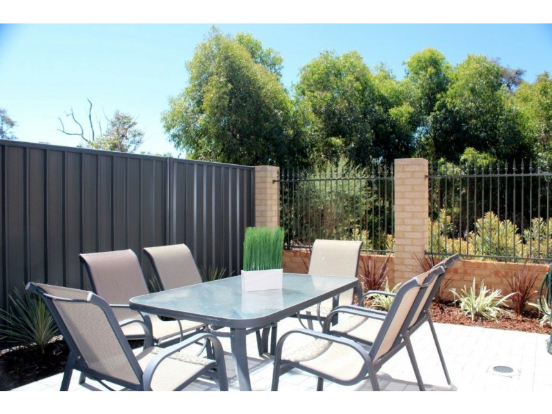 4/15 Suttor Drive, Success WA 6164