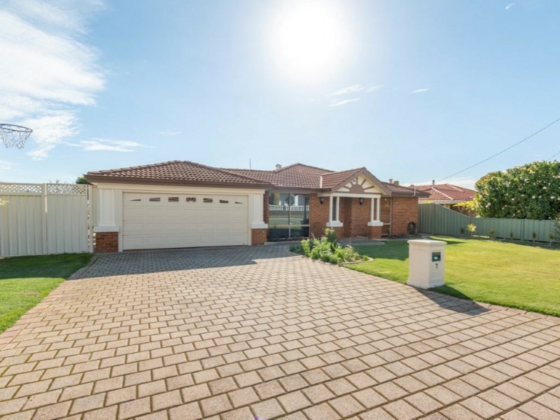 7 Gavin Court, Parkwood WA 6147