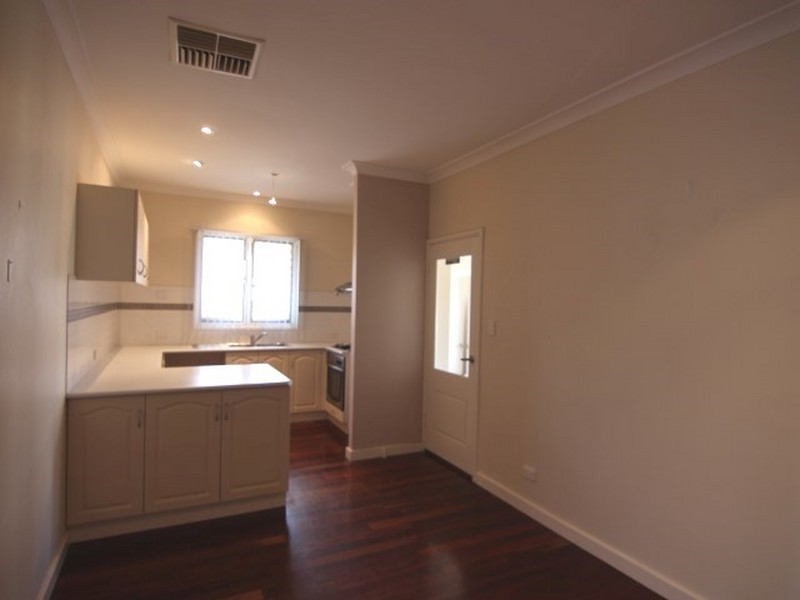 176 Manning Road, Wilson WA 6107