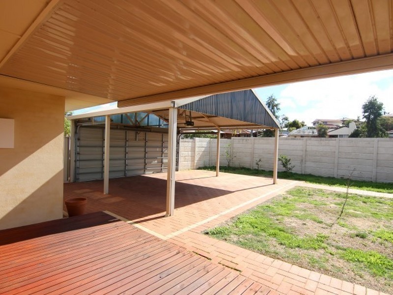176 Manning Road, Wilson WA 6107