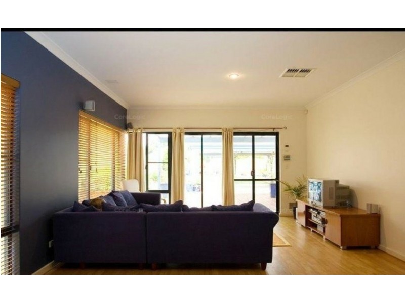 12a Peplar Avenue, Salter Point WA 6152