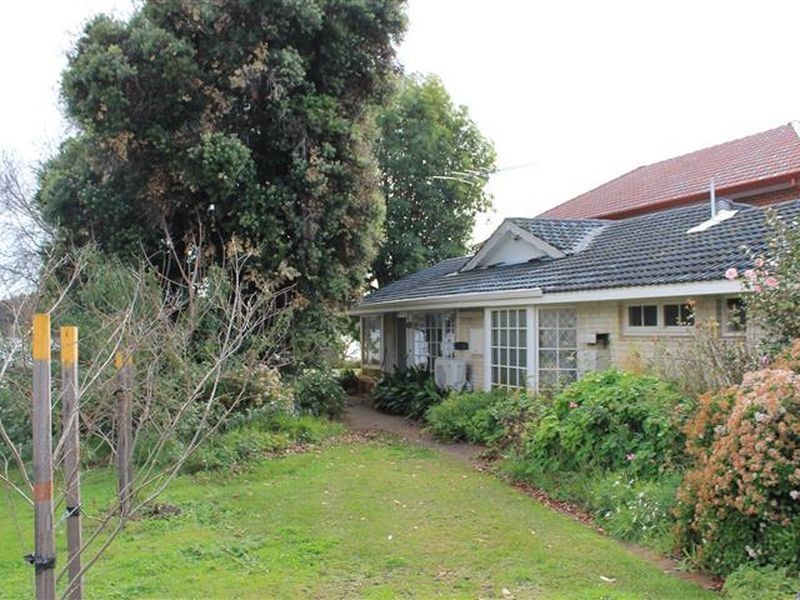 93 Riverton Drive, Rossmoyne WA 6148