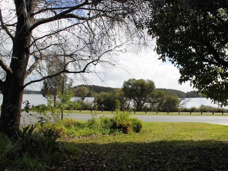 93 Riverton Drive, Rossmoyne WA 6148