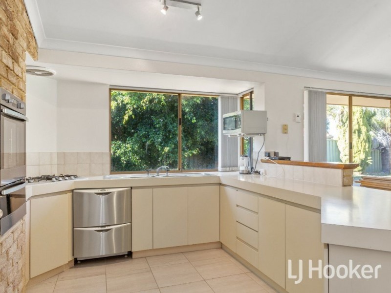 8 Diviney Court, Parkwood WA 6147