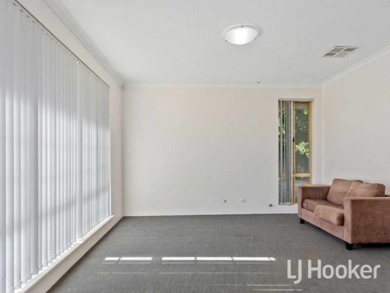 8 Diviney Court, Parkwood WA 6147