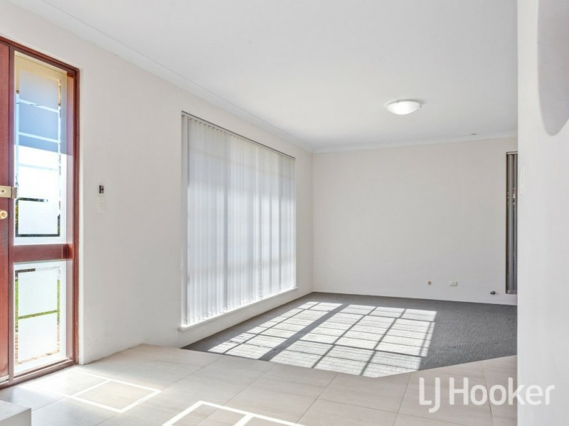 8 Diviney Court, Parkwood WA 6147